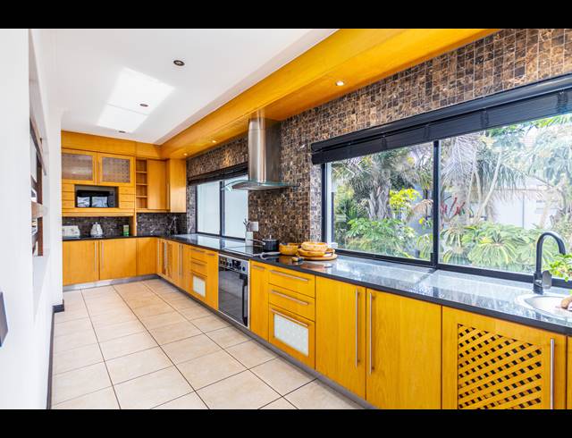 4 BEDROOM FREEHOLD FOR SALE IN SUNSET LINKS